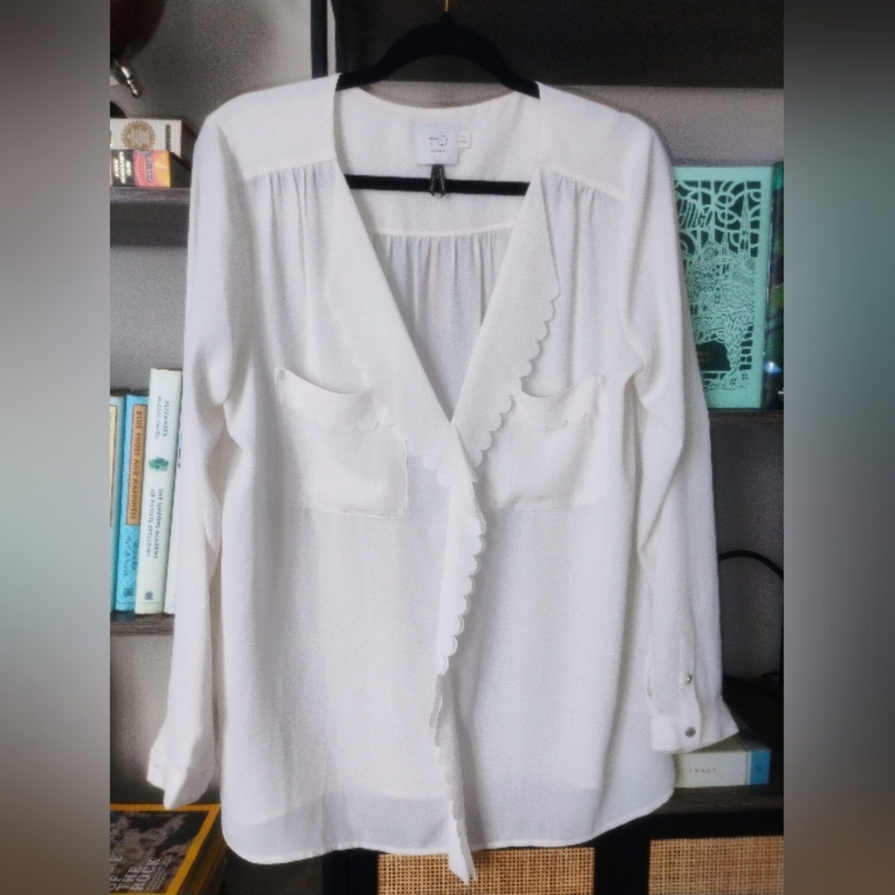 Snowy White Eyelash Retro Scalloped HD In Paris Work Blouse